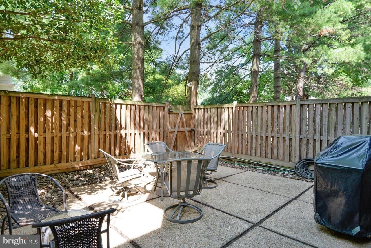 patio - 1107 Fairview Ct