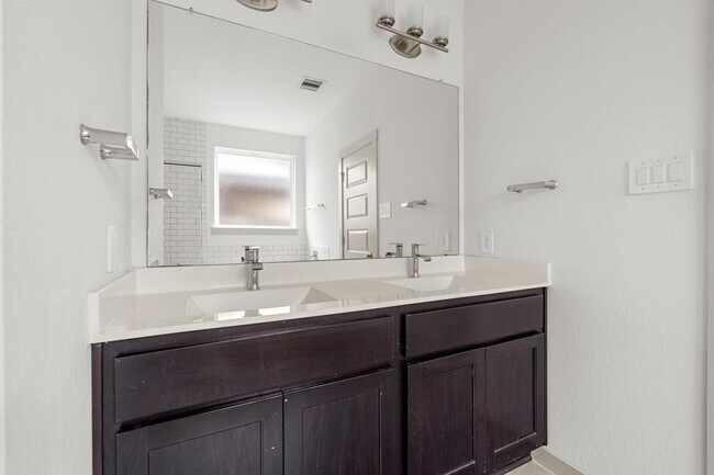 Building Photo - 29231 Red Rocks Pk Dr