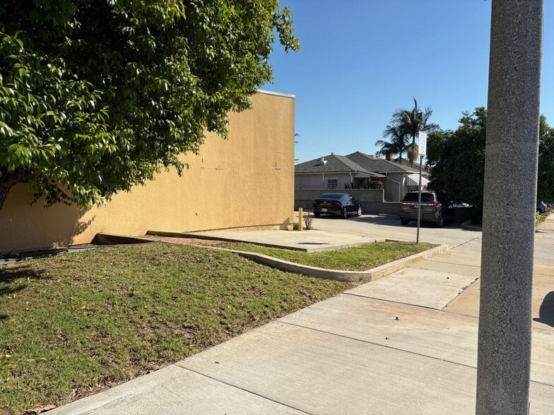 Building Photo - 1817 W Beverly Blvd