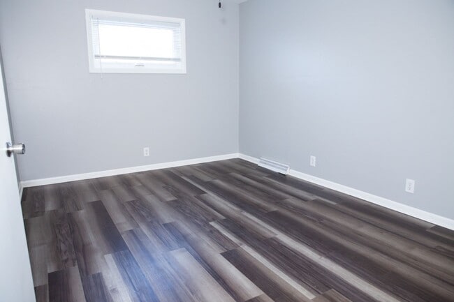 Building Photo - Next-Level Student Living  |  3,000+ Sq Ft 4BR Home Steps from Ball State – Pre-Lease Now!