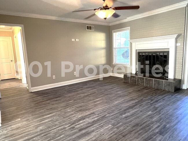 Building Photo - 8539 Chesterfield Dr