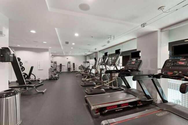 Building Photo - Fully Furnished SoBro Condo At Encore