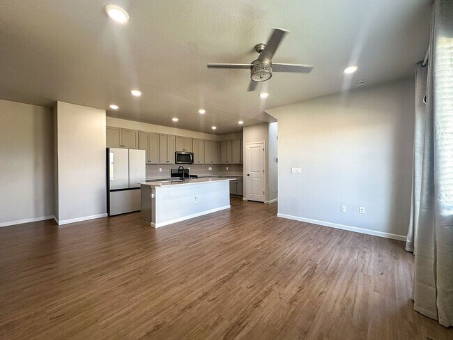 Building Photo - Alder Creek 3bd 2.5ba paired home for rent!