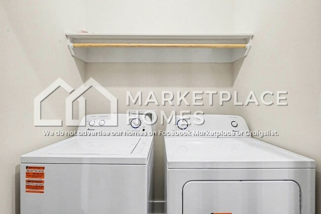 Building Photo - 976 Dozier Pl