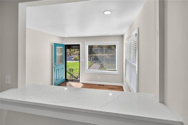 Building Photo - 475 Center Hill Ave NW