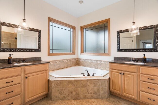 Building Photo - 15 Carl Roberts Rd