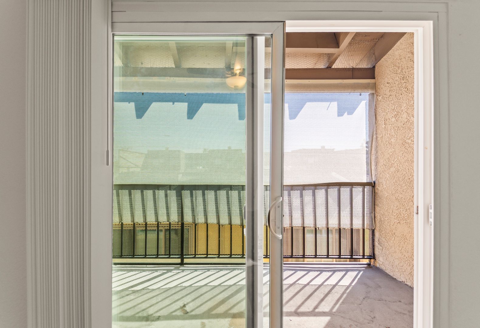 Building Photo - 248 E Buckthorn St