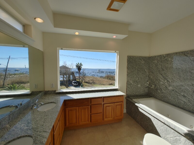 Building Photo - 118 Lakeview Dr