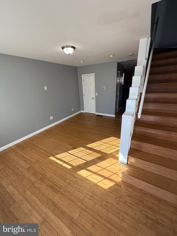 Building Photo - 830 Dumbarton Ave