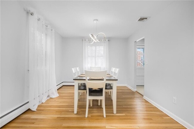 Building Photo - 384 Valley Rd