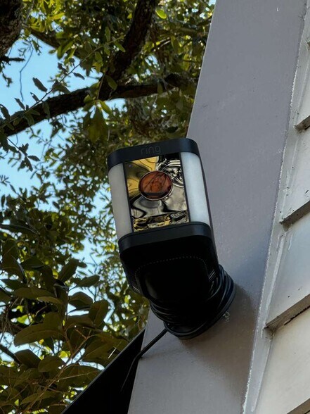 Building Photo - 530 E Park Ave