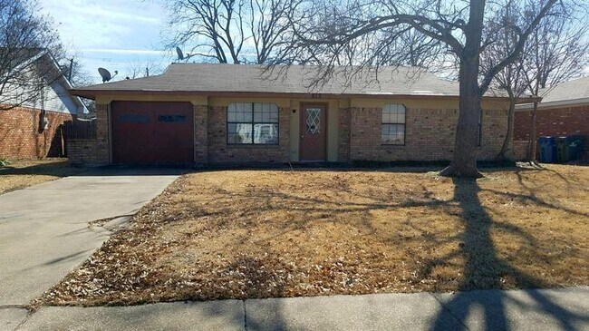 Building Photo - 812 Quinette Dr