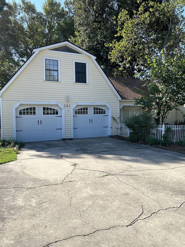 Building Photo - 141 Turtledove Dr