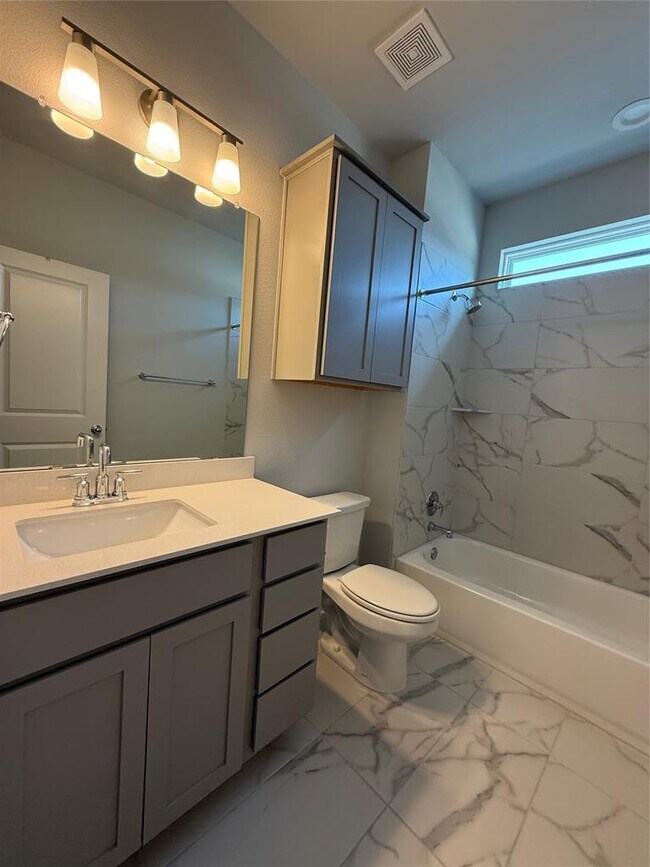 Building Photo - 2200 Grenache Dr