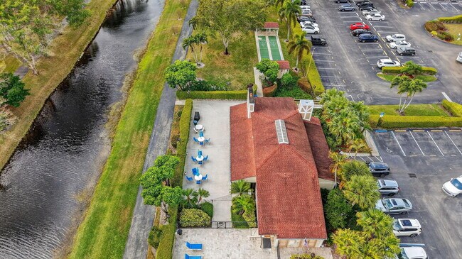Building Photo - 14475 Strathmore Ln