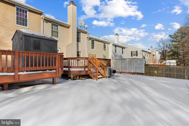 Building Photo - 10877 Olde Woods Way