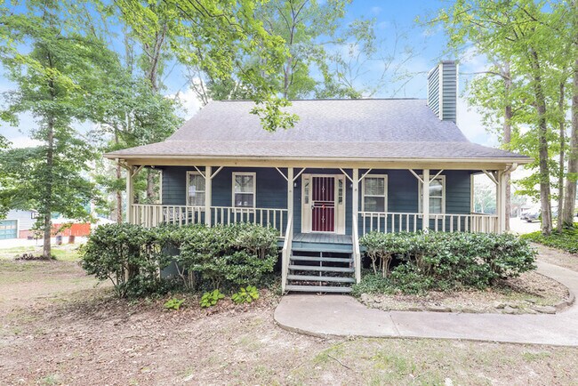 Primary Photo - Spacious 3-Bedroom Home in Rex, GA