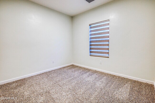 Building Photo - 903 Dewsbury Wy