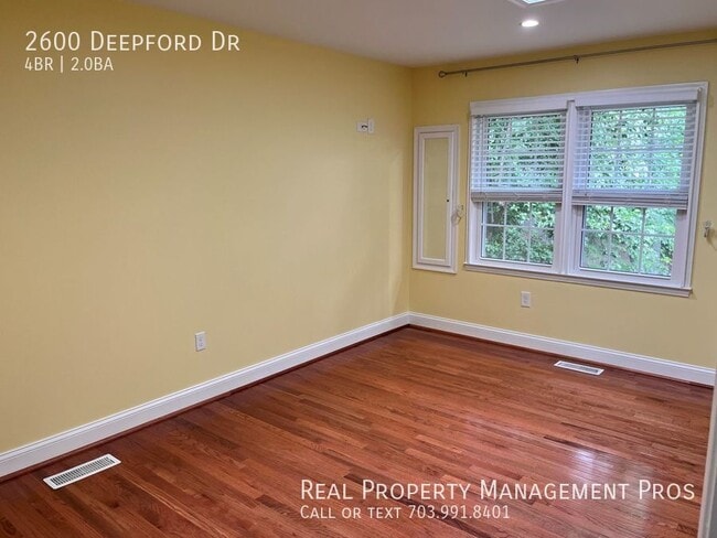 Building Photo - 2600 Deepford Dr