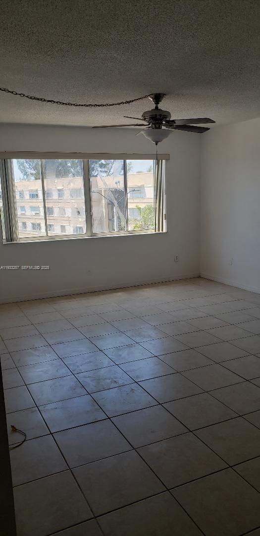 Building Photo - 14840 Naranja Lakes Blvd