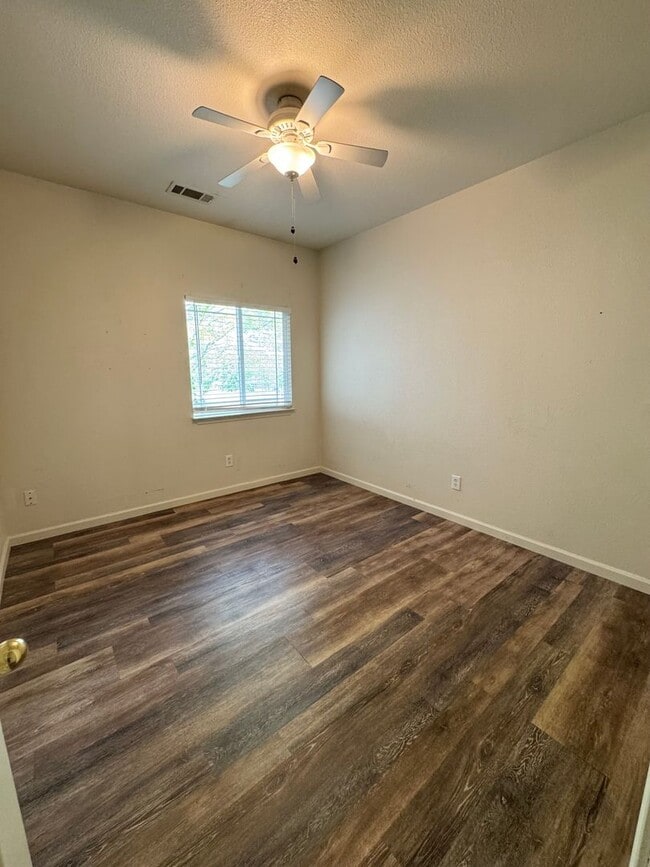 Building Photo - Lovely Home in Cottonwood!! (Lake California/Privately Gated Community)