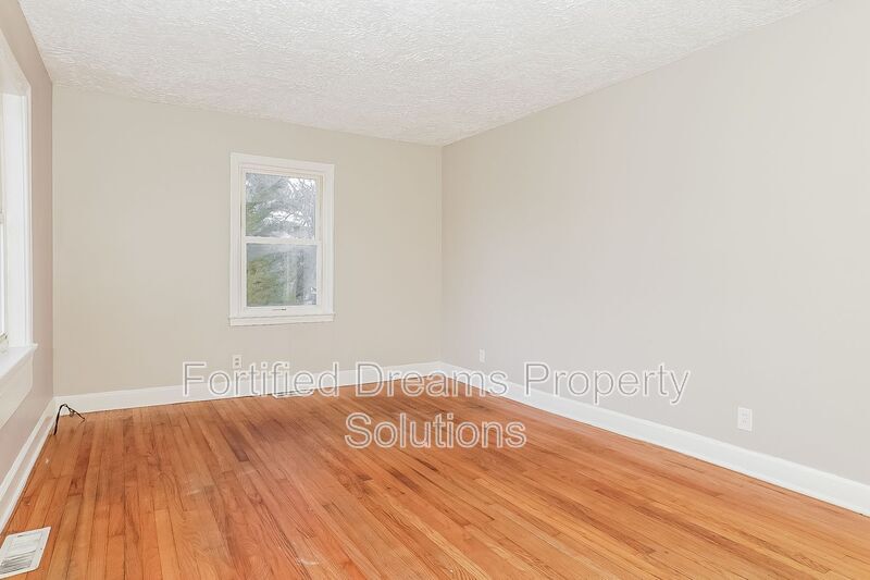Building Photo - 401 Gregory St SW
