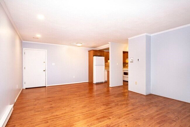 Building Photo - 980 Plain St