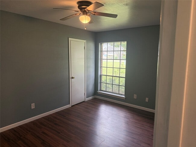 Building Photo - 141 Slade St