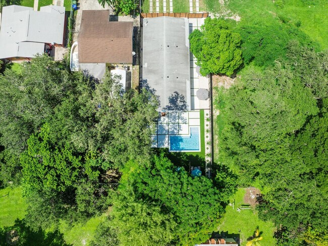 Building Photo - 256 NW 57th St