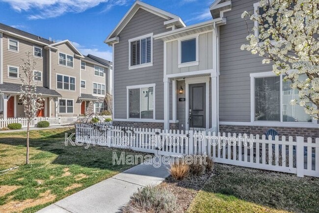 Building Photo - 955 N 800 E