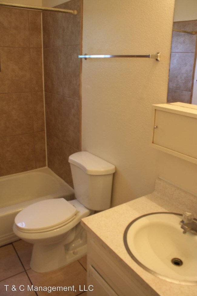 Building Photo - 3803 Aspen Ave NE