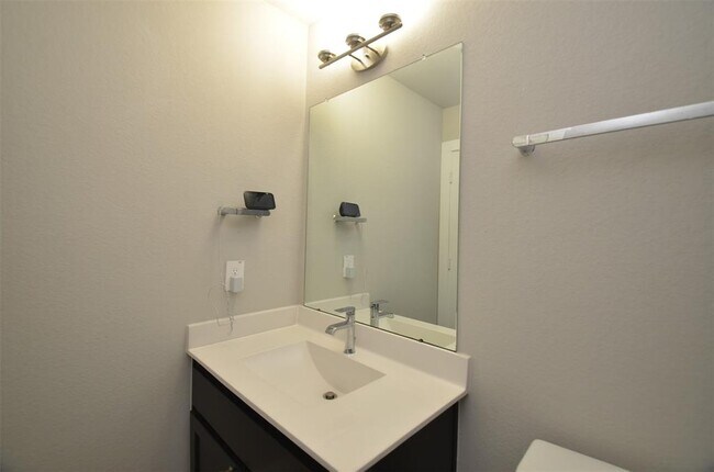 Building Photo - 28615 Halle Ray Dr