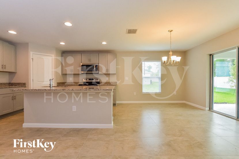 Building Photo - 481 Earhart Dr