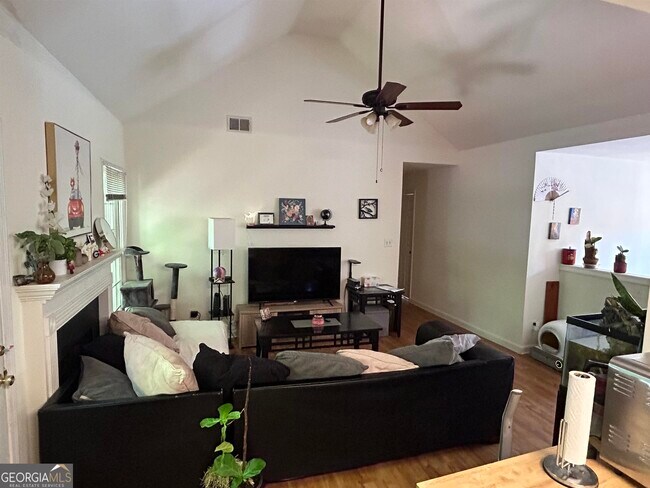 Building Photo - 174 Spring Lake Dr