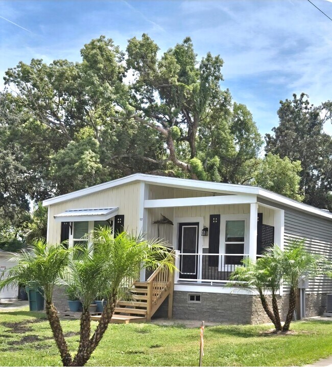 Building Photo - 121 12th St