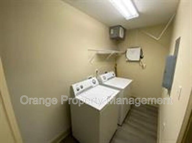 Building Photo - 1621 Muscovy Wy