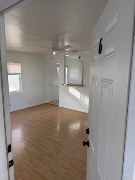 Large, upstairs unit. - 4626 E 7th St