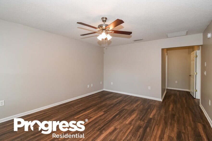 Building Photo - 14064 Fish Eagle Dr E