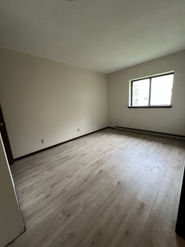 Building Photo - 151 Plum St