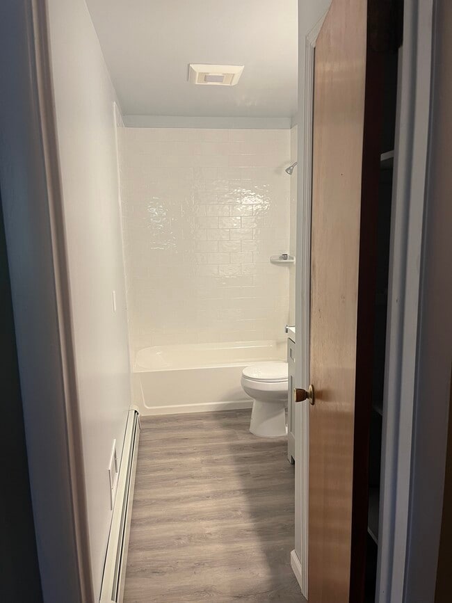 Building Photo - 60 Haines St