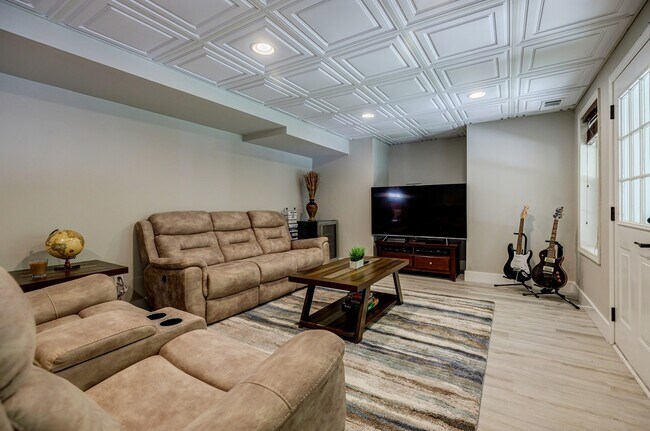 Building Photo - 2105 Brookridge Ter