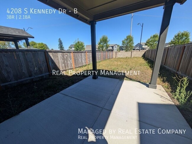 Building Photo - 4208 S Kennedy Dr