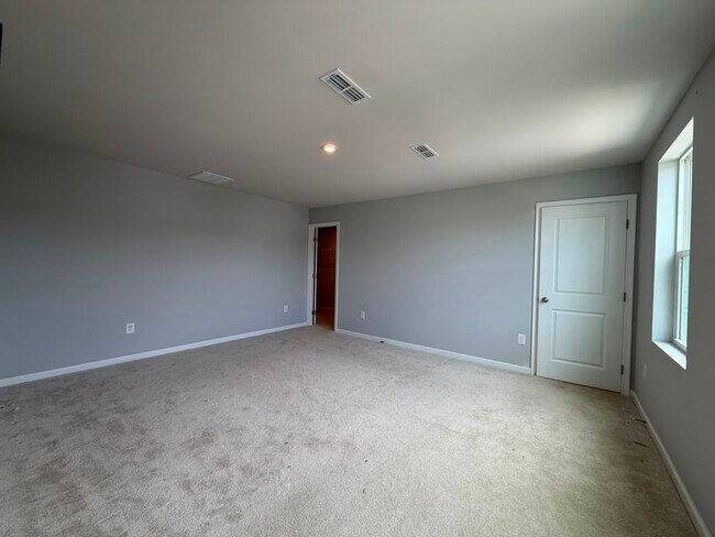 Building Photo - 205 Tormore Dr