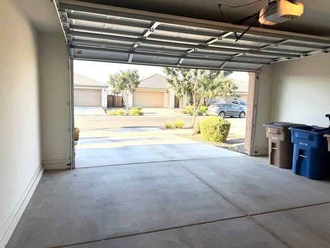Building Photo - Beautiful 4BR/3BA single-story home in Harvest Queen Creek! Built in 2021 with 2,306 SF, den, che...