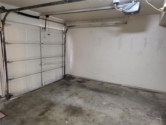 Building Photo - 3335 Briaroaks Dr