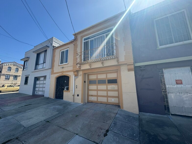 Primary Photo - 1606 39th Ave