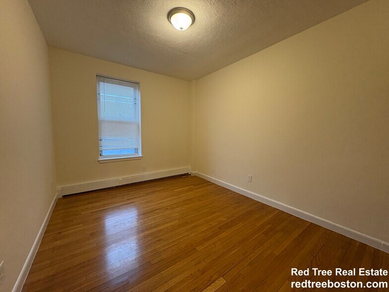 Building Photo - 172 N Beacon St