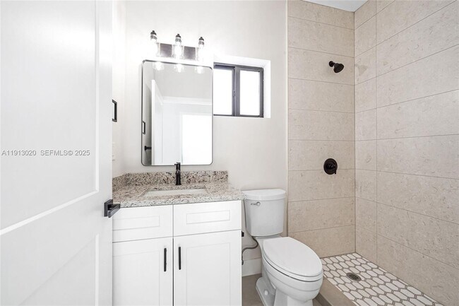 Building Photo - 4303 E 8th Ct