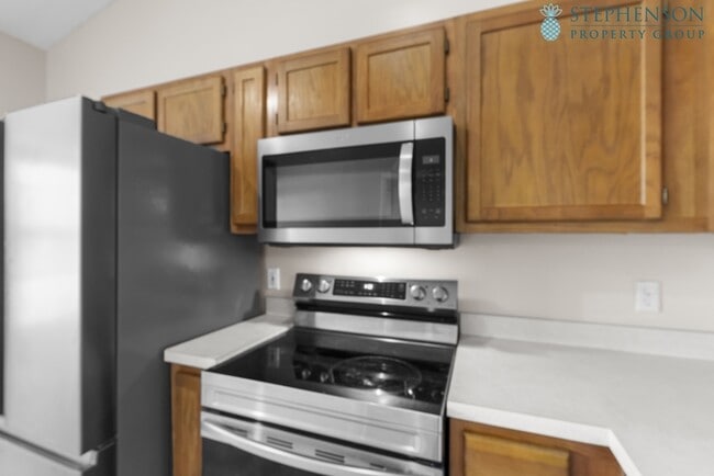 Building Photo - Chapin home