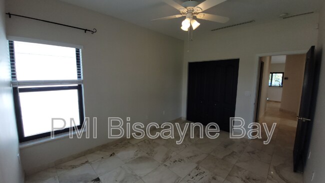 Building Photo - 21369 SW 92nd Ave
